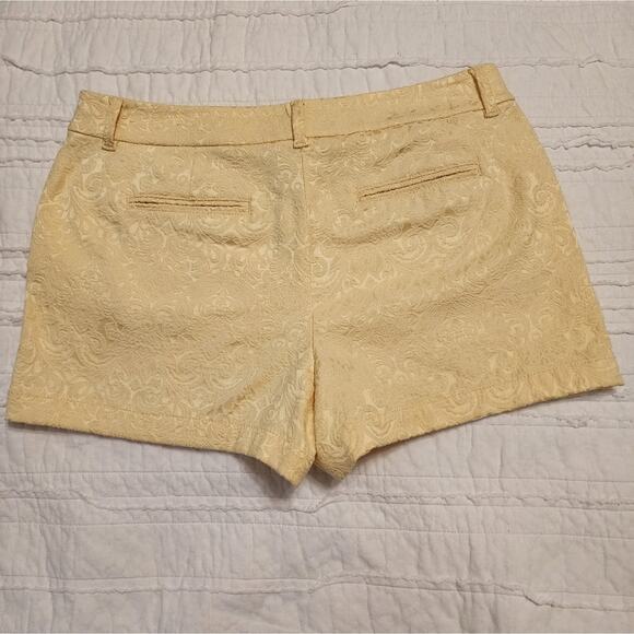 Ann Taylor LOFT Pale Yellow Eyelet Brocade Shorts, Size 10 - Picture 2 of 8